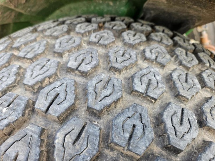 john-deere-4100-image-38