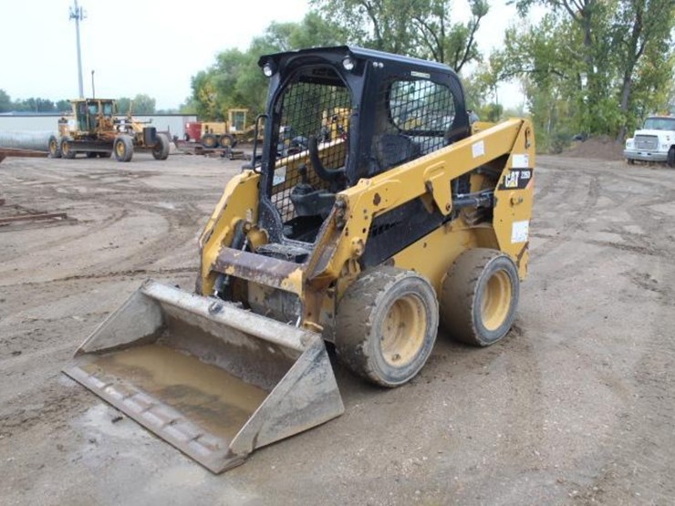 2016-caterpillar-226d-image-1