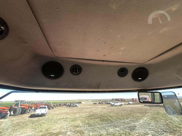 2005-hesston-9260-image-37