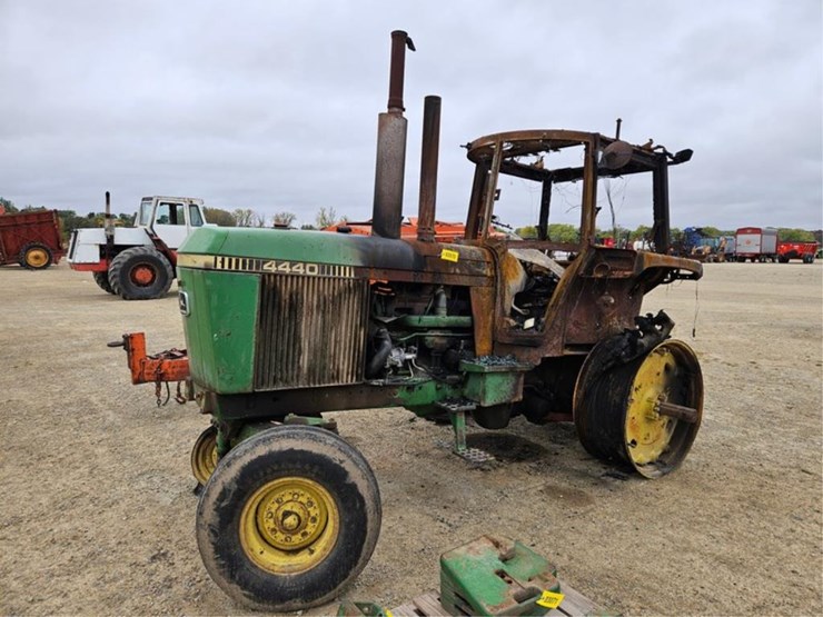 john-deere-4440-image-1