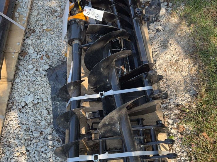 mini-excavator-attachment-set-(8-piece-kit)-image-2