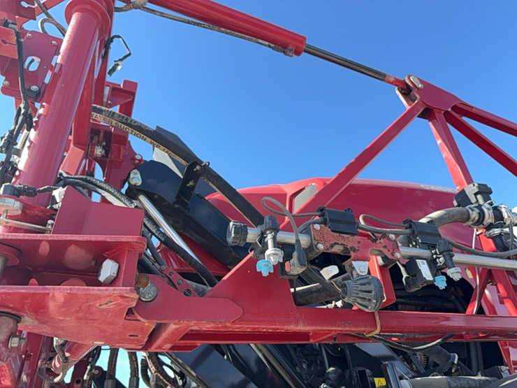 2023-case-ih-4350-patriot--sprayer-image-108