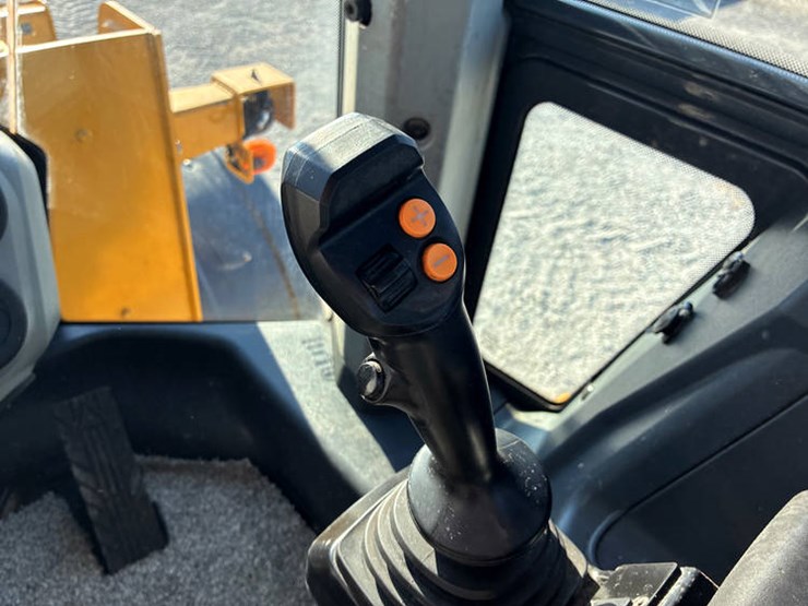 #122215-•-2019-jd-524l-#1dw524lzekf700961-image-82