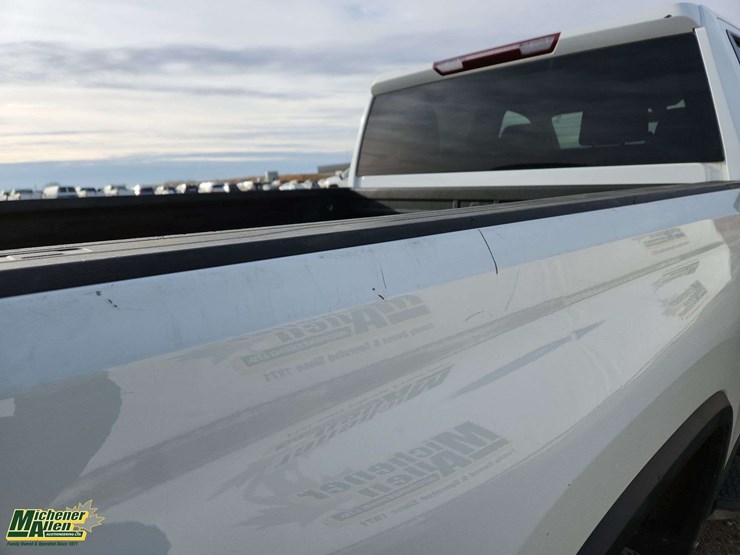 2020-chevrolet-silverado-2500hd-image-35