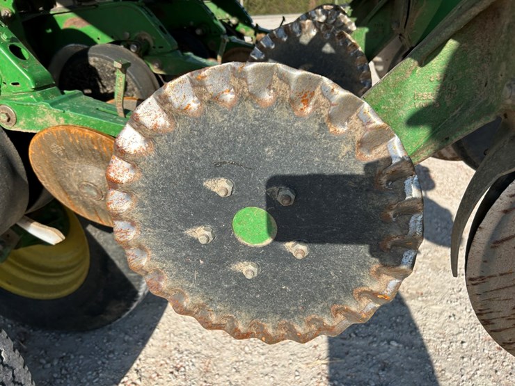 2004-john-deere-1790-image-28