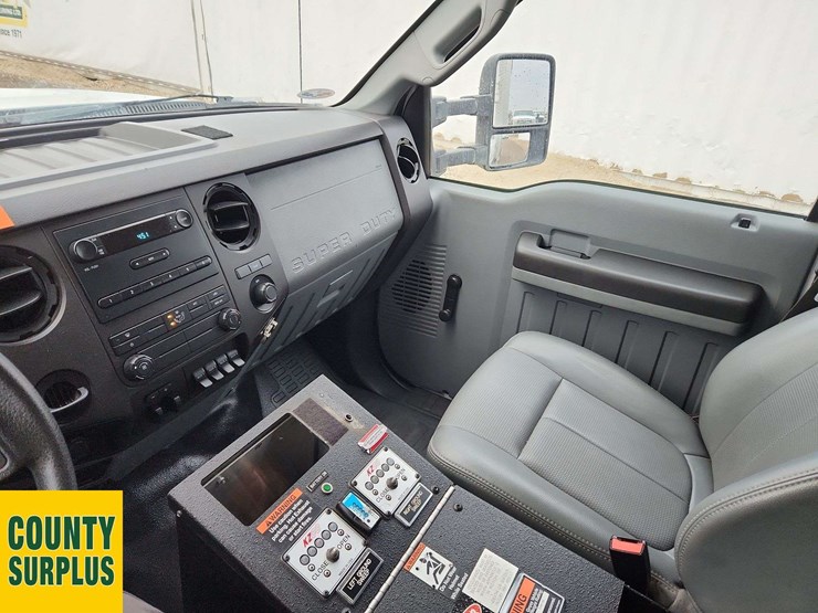 2011-ford-f550-image-29