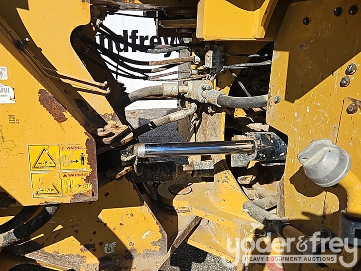 2017-caterpillar-966m-image-19