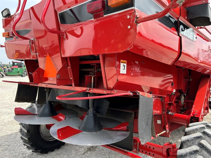 2006-case-ih-2388-image-30