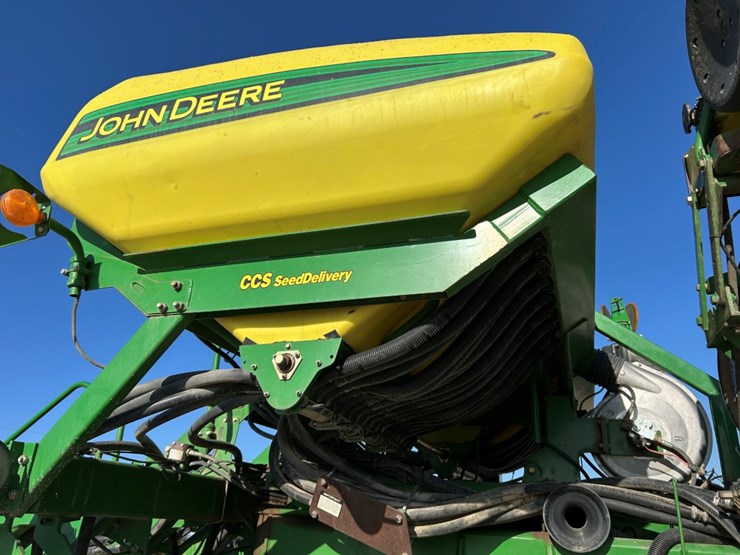 2004-john-deere-1790-image-61