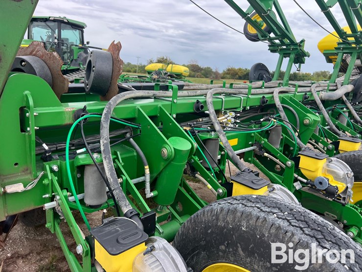 2012-john-deere-1770nt-ccs-image-12