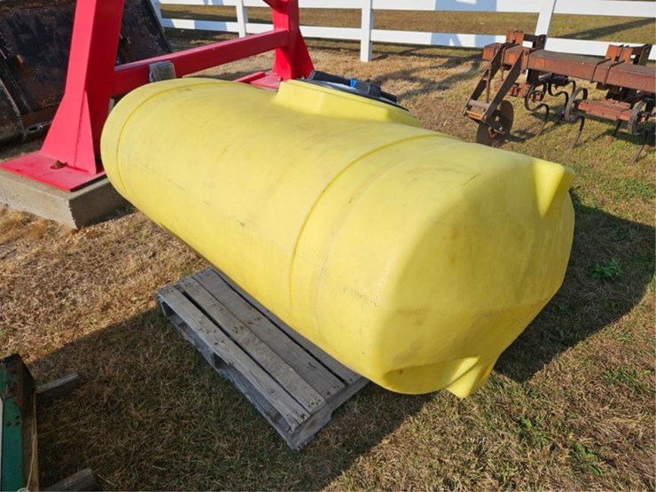 #3021-•-300-gallon-spray-tank-image-1