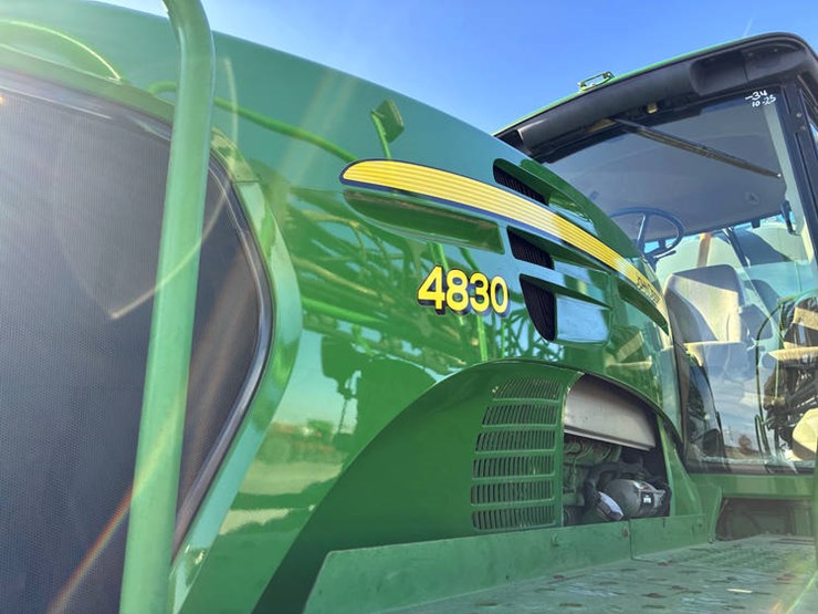 2014-john-deere-4830-image-15