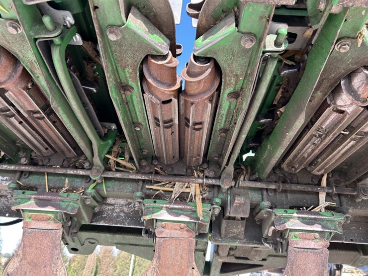 2021-john-deere-c18f-image-58