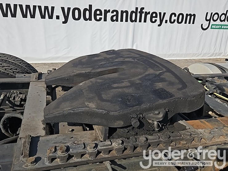 2017-international-8600-image-30