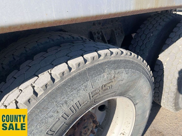 2016-kenworth-t800-image-8