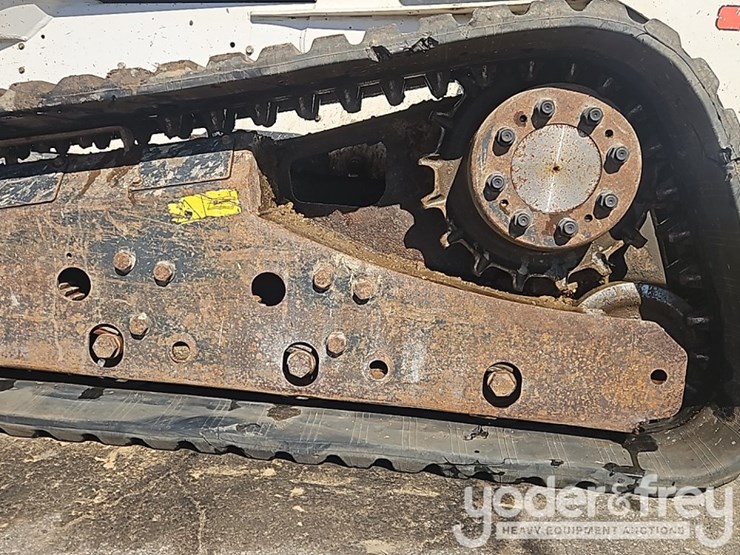 2016-bobcat-t870-image-10