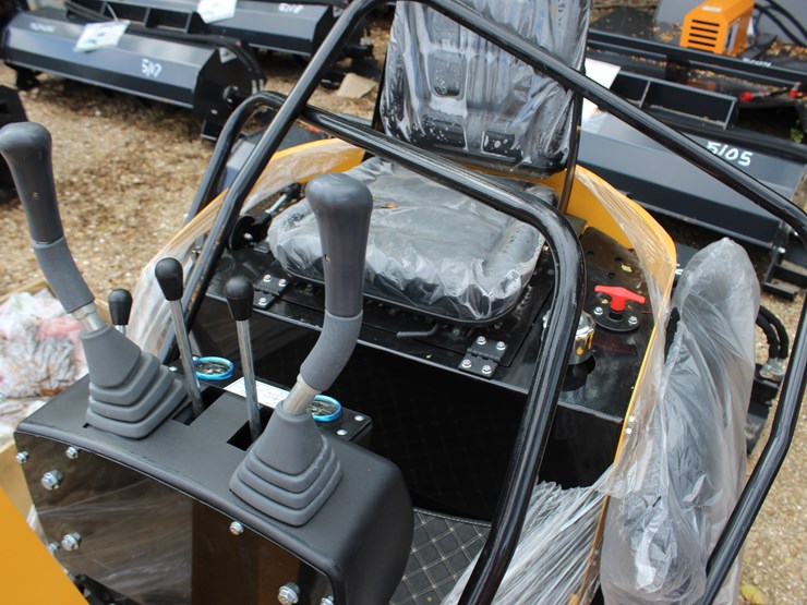 #5107-•-2025-landhero-mini-excavator,-15hp-image-6