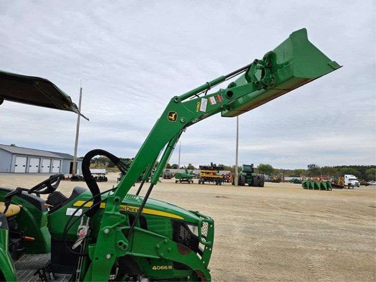 #3087-•-john-deere-4066-4x4-tractor,-h180-loader-image-17