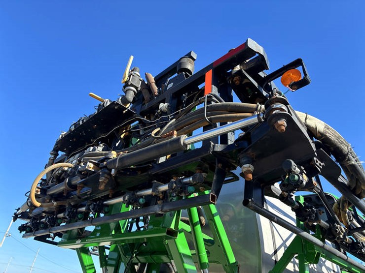 2014-john-deere-4830-image-31