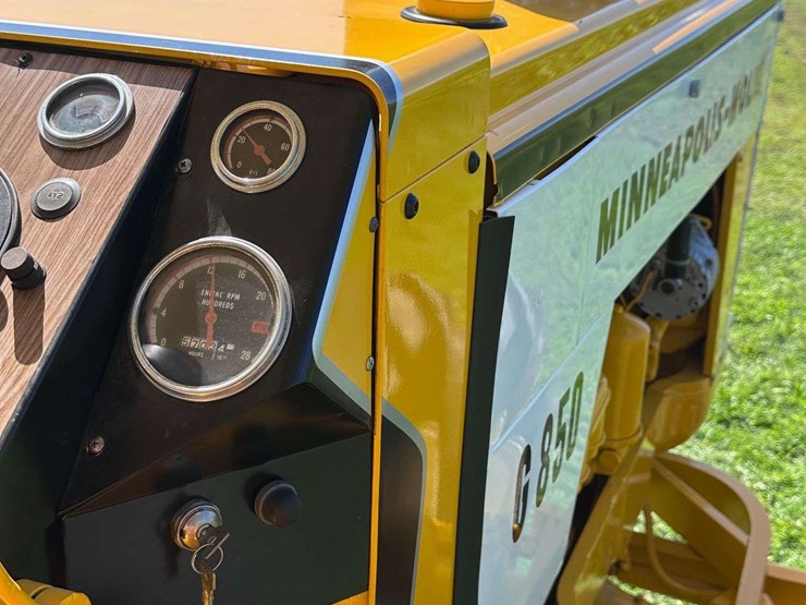 minneapolis-moline-g850-image-58