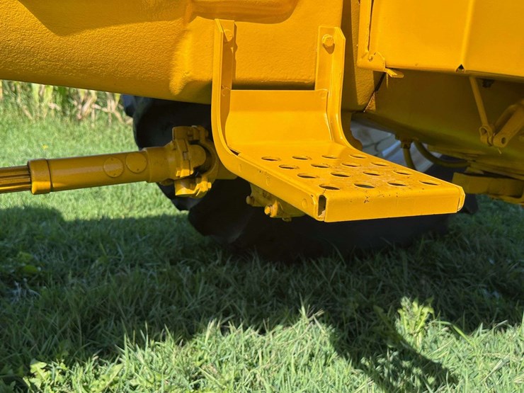 minneapolis-moline-g750-image-23