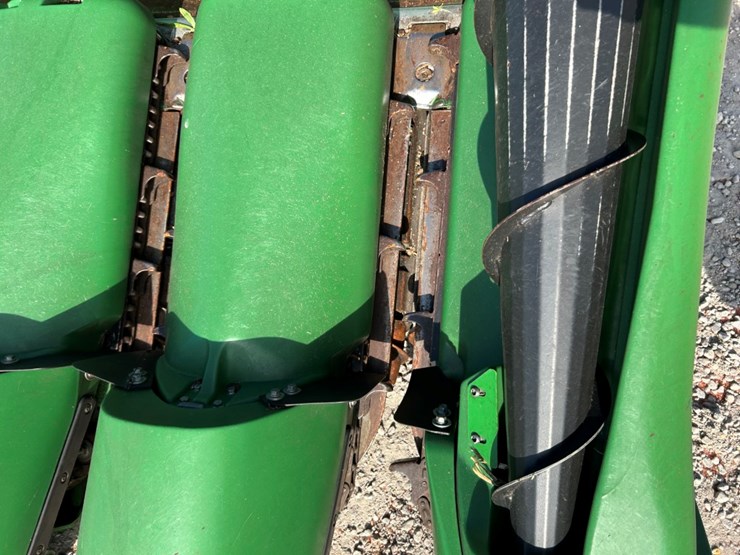 2021-john-deere-c18f-image-17