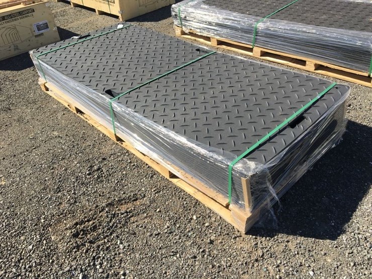 unused-8ft-x-3.5ft-rubber-mats.-image-2