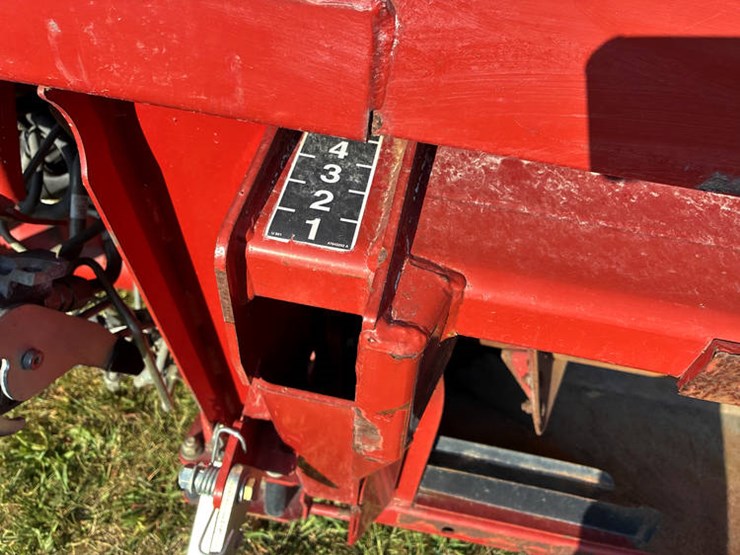 2015-case-ih-3162-image-32