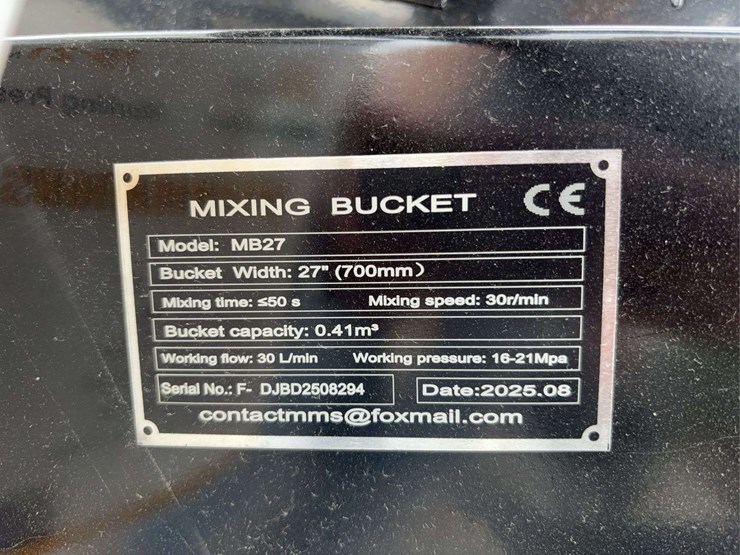 giyi-hydraulic-skid-steer-mixing-bucket-image-6