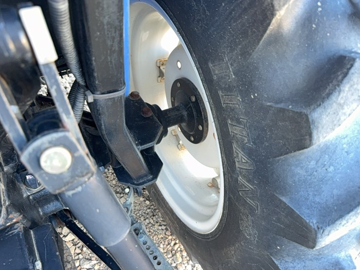 new-holland-boomer-30-image-19