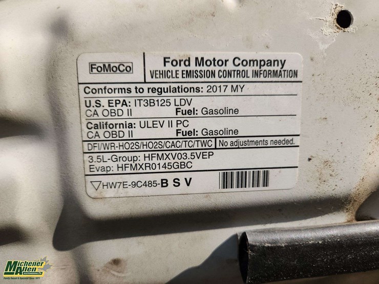 2017-ford-explorer-image-27