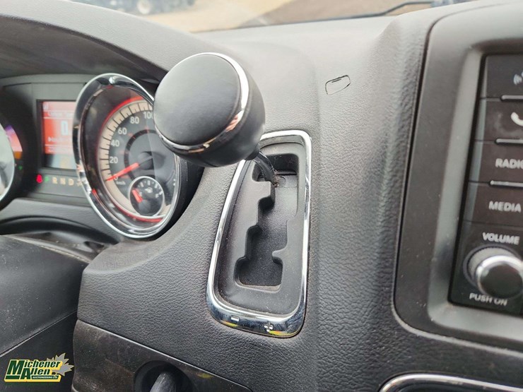 2016-dodge-grand-caravan-crew-image-15