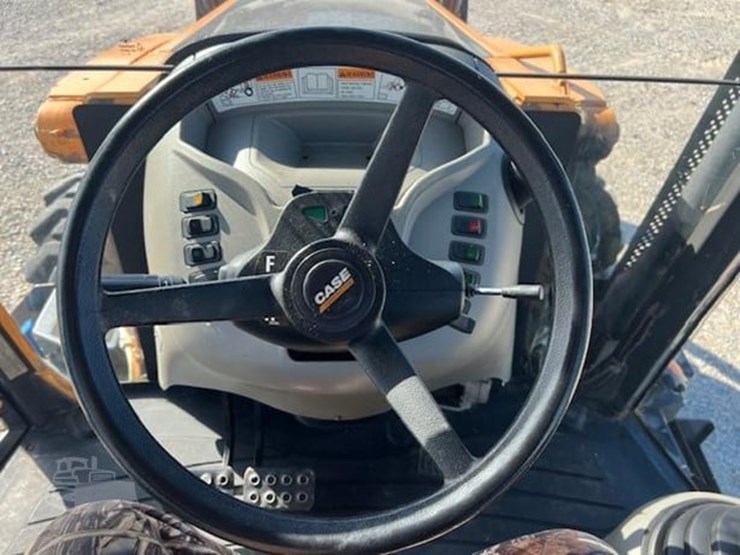 2017-case-580sn-image-22