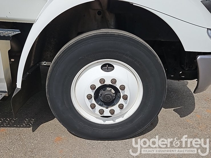 2017-international-8600-image-11