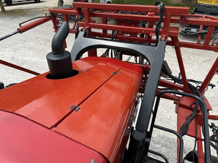 2014-case-ih-3200b-image-64