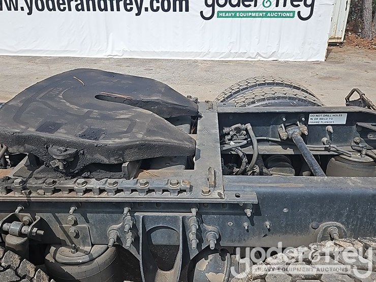 2017-international-8600-image-14