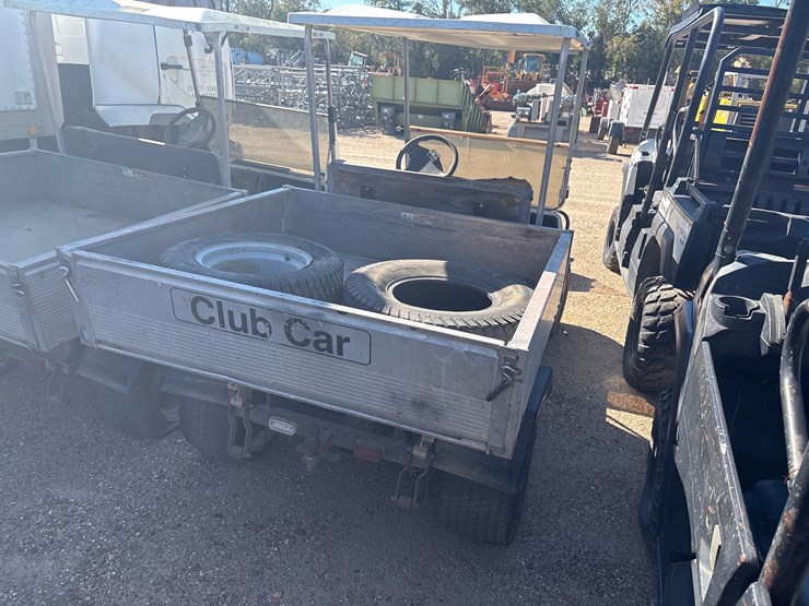 club-car-carryall-252-image-3