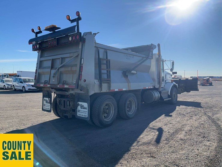 2016-kenworth-t800-image-4