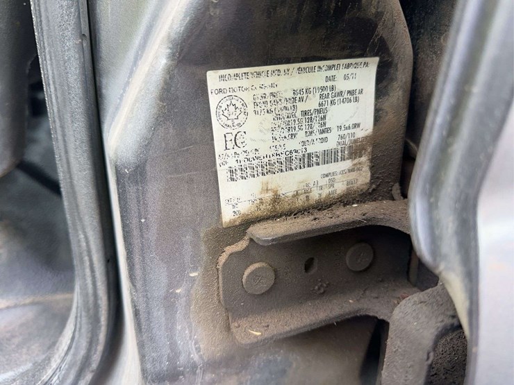 2011-ford-f550-xl-image-31