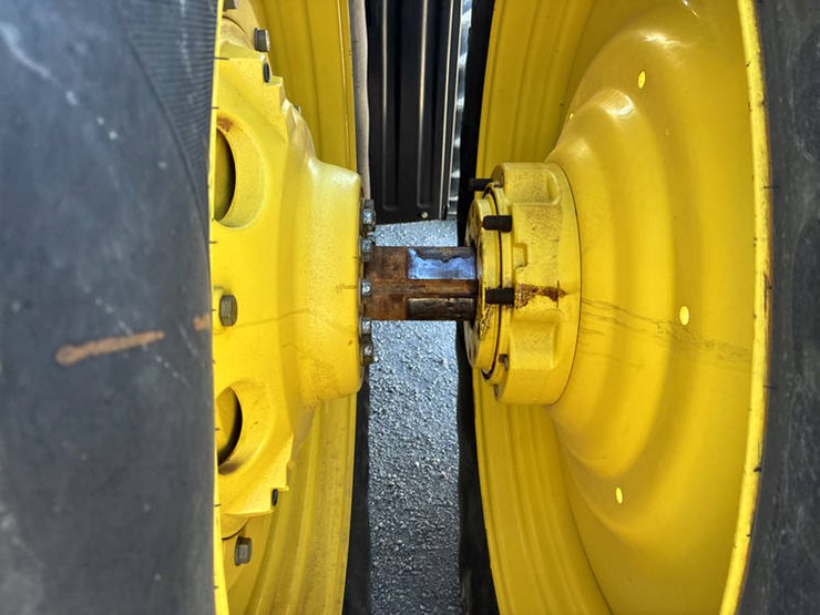 2015-john-deere-8295r-image-39