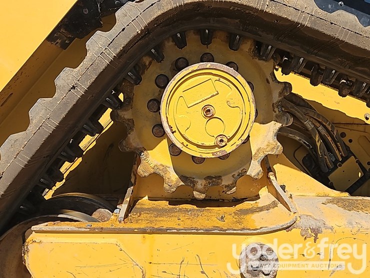2020-caterpillar-299d3-image-11