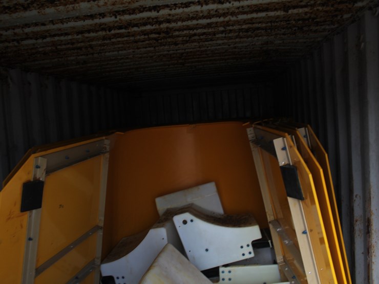 #1211-•-20ft-shipping-container-image-3