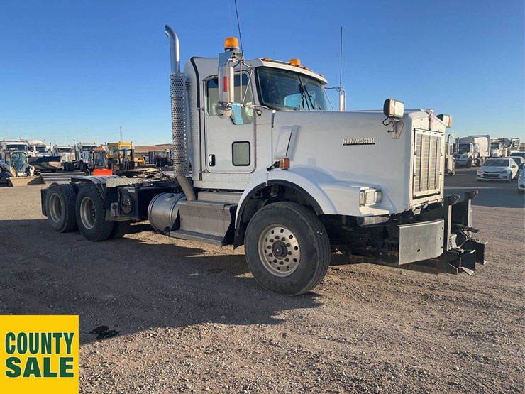 2016-kenworth-t800-image-6