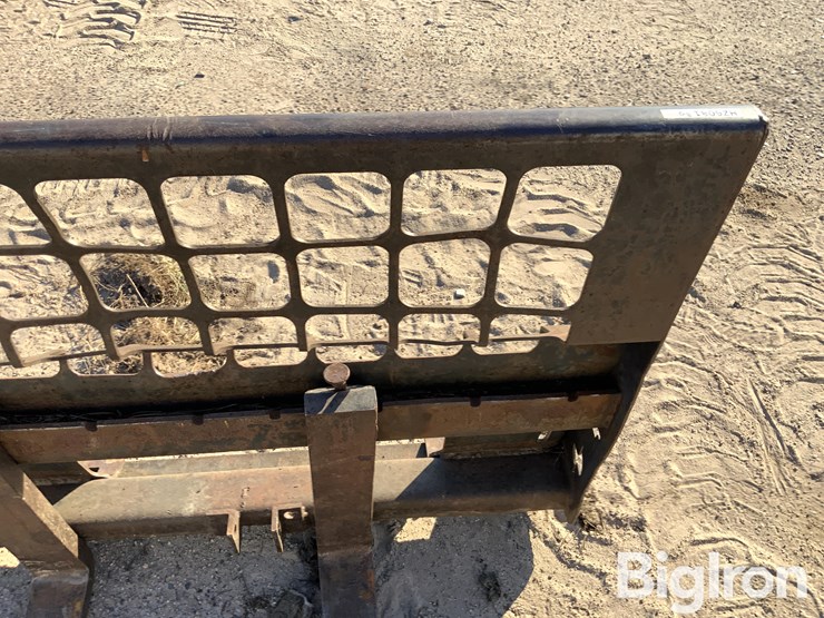 48”-rail-pallet-forks-image-11