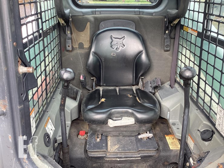 2015-bobcat-s650-image-12