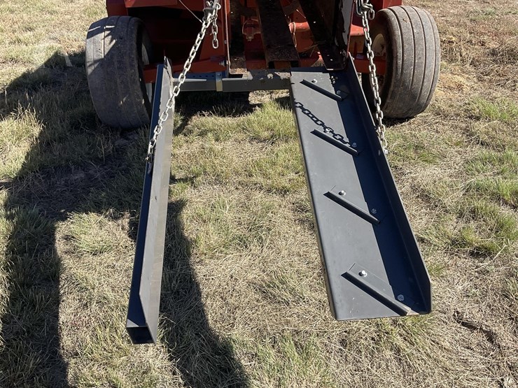 2001-hesston-4590-image-11