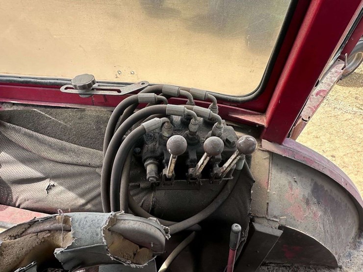 farmall-1066-hydro-image-37