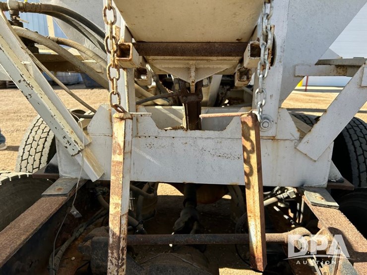 2005-ihc-4400-dry-tender-truck-(cp1274,-unit-ag706)-image-26