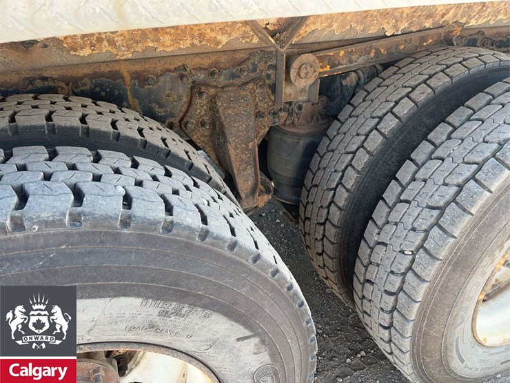 2016-freightliner-114sd-image-9