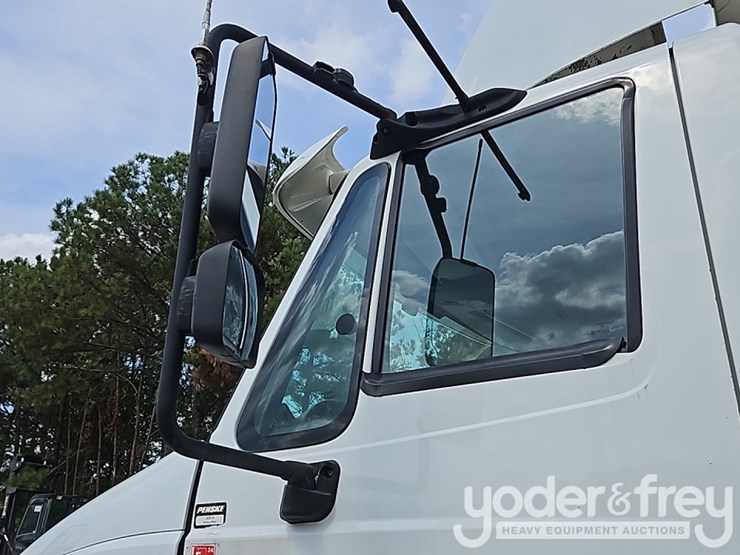 2017-international-8600-image-12